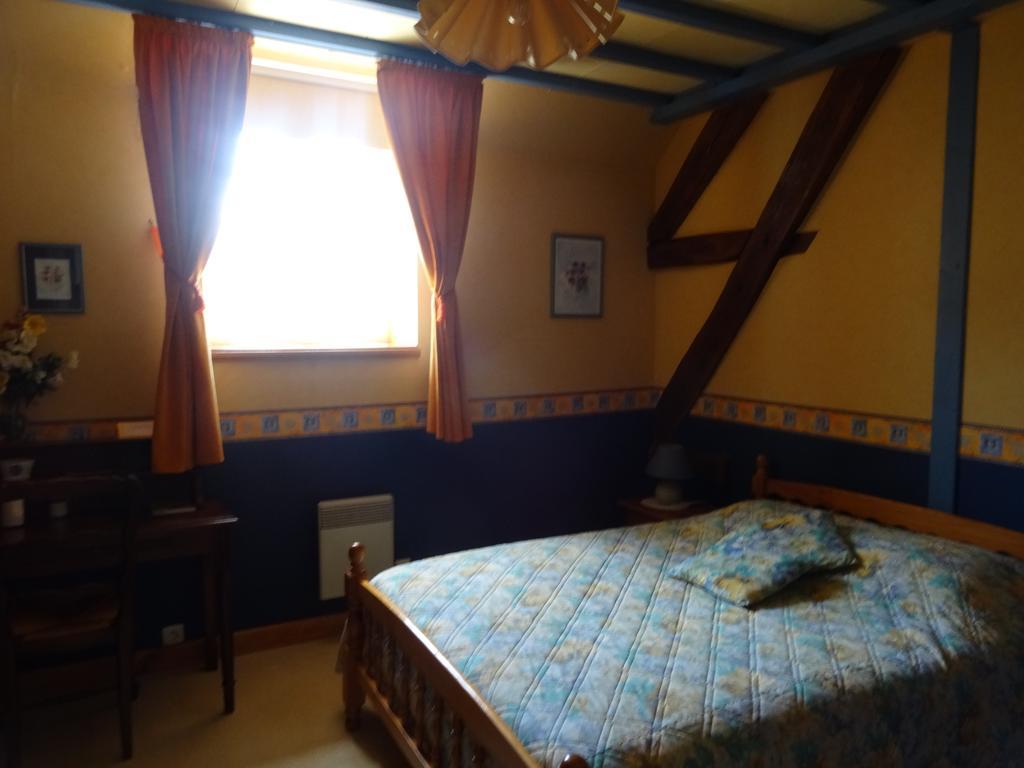 La Clef Des Champs Bed and Breakfast La Roche-en-Brenil Rum bild