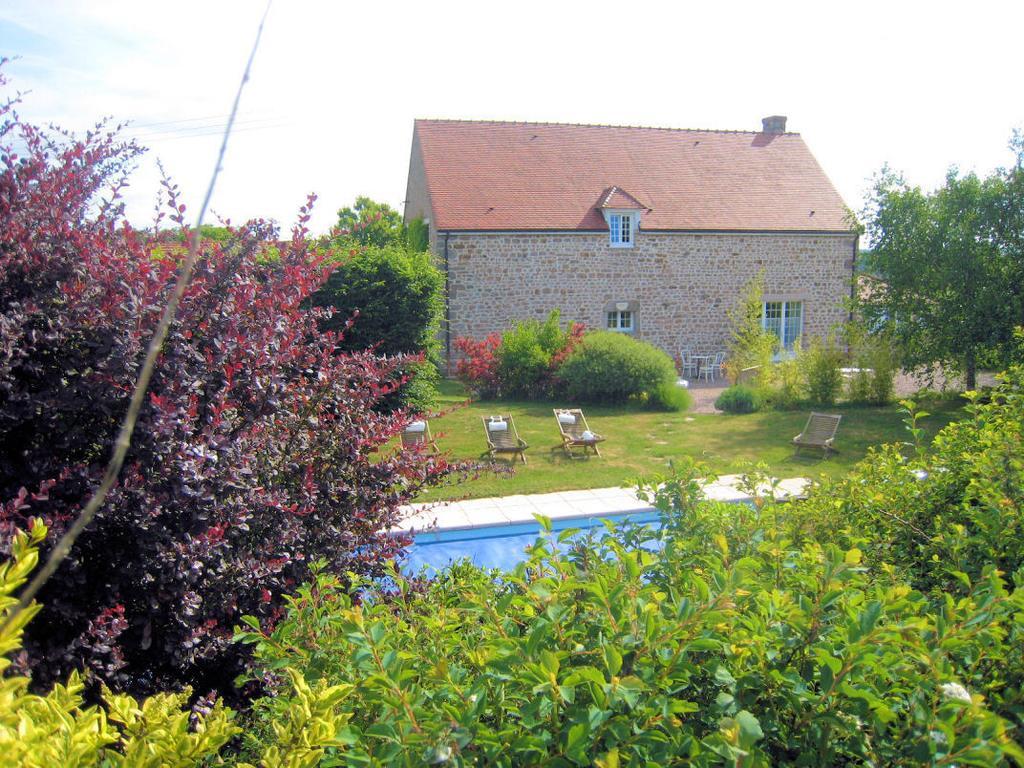La Clef Des Champs Bed and Breakfast La Roche-en-Brenil Exteriör bild