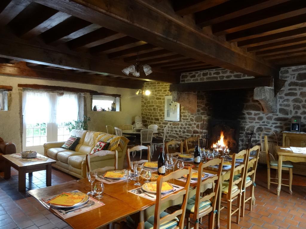 La Clef Des Champs Bed and Breakfast La Roche-en-Brenil Exteriör bild