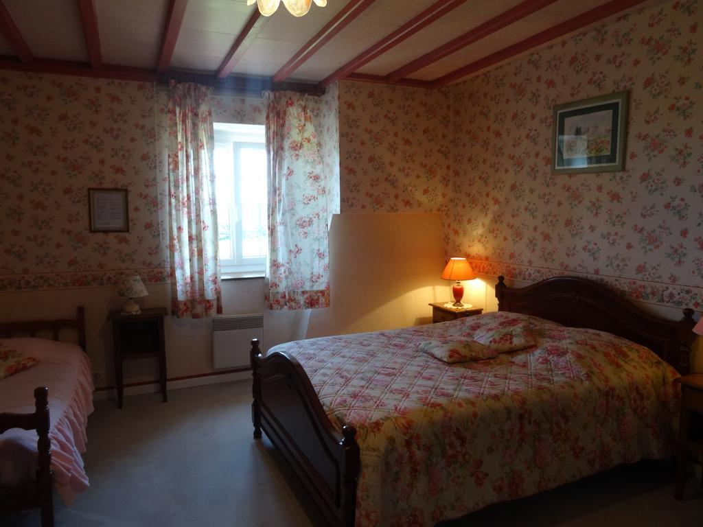 La Clef Des Champs Bed and Breakfast La Roche-en-Brenil Rum bild